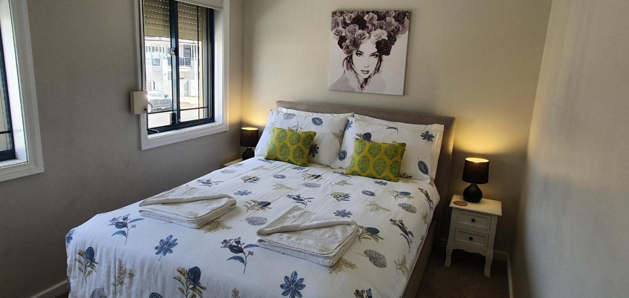 Palm Beach Manor Rockingham Esterno foto