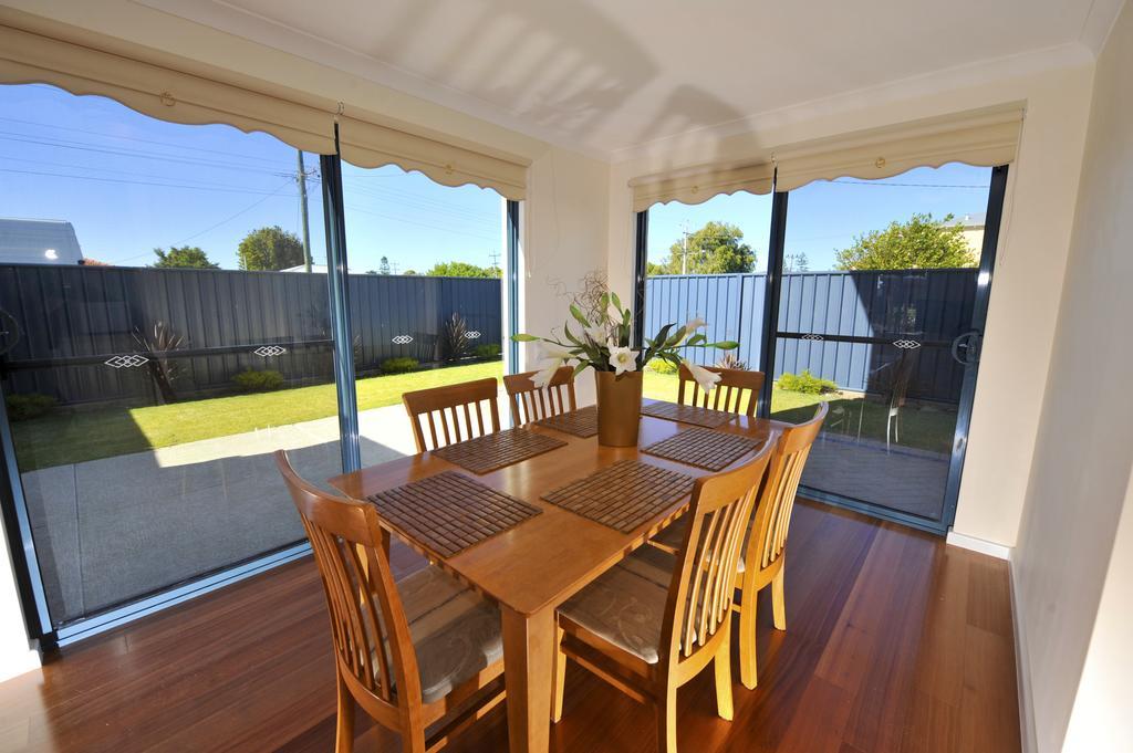 Palm Beach Manor Rockingham Esterno foto